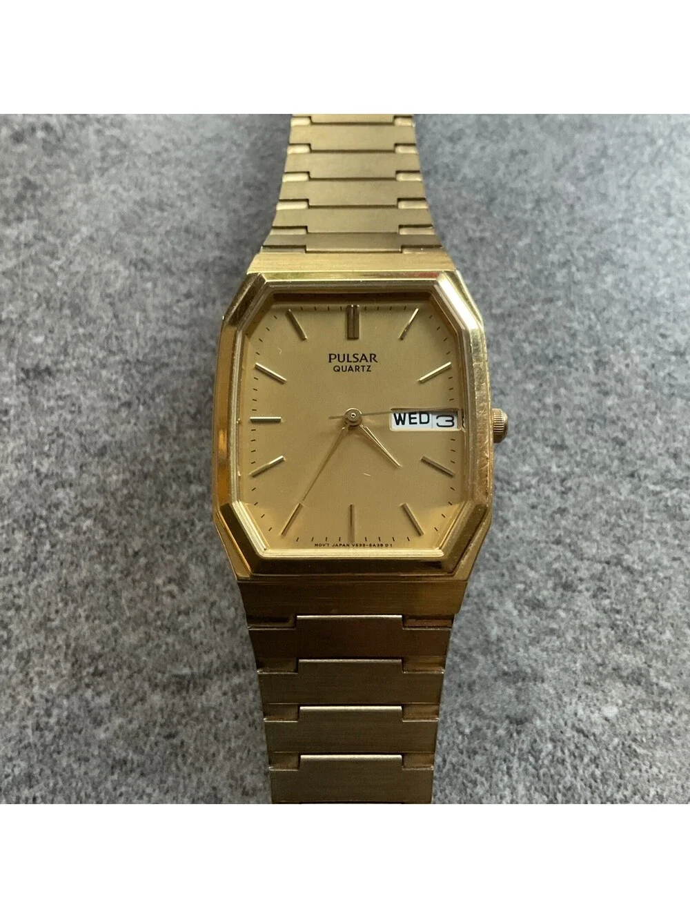 Vintage Pulsar Watch V533-5A70 28mm Gold Tone Rectangle Tank Day/Date Dial A5
